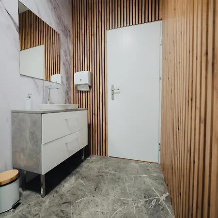 54 - 24h Self Check-in 포즈난